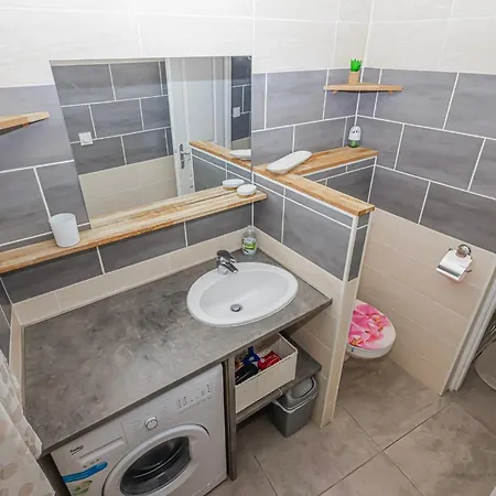 Дом отдыха Reve D'azur De La Nartelle - Maxime - 2 - Piscine Partagee - Parking- Barbecue *