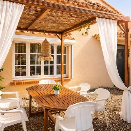 Ferienhaus Maison Julia- De La Nartelle 200m -terrasse - Piscine Au Sel - Parking - Bbq - Check-in 17h-20h Maximum- Calme&détente Rêve D'azur Maxime *